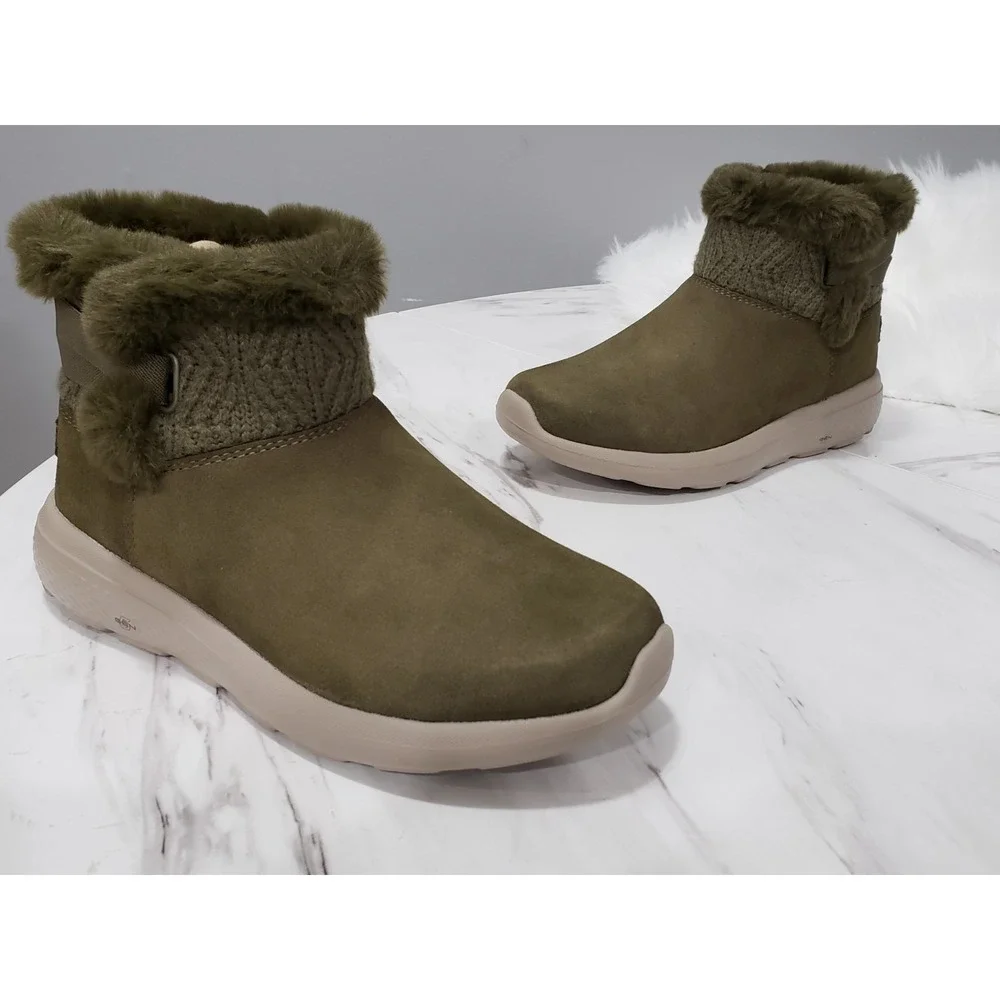 NEW SIZE 6 WIDE Skechers ON-THE-GO CITY 2 Cozy Vibe Olive BOOTS BOOTIES 144445W